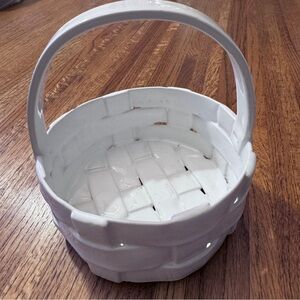 Ceramic woven white basket w/attached handle